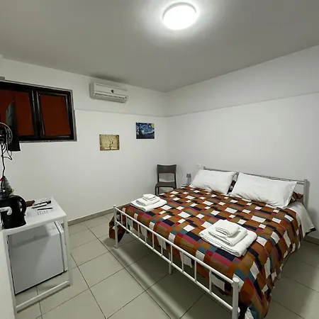 Love hotel Aurora *